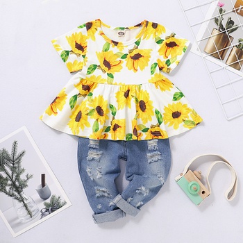2-piece Sunflower Print Short-sleeve Top and Jeans Set